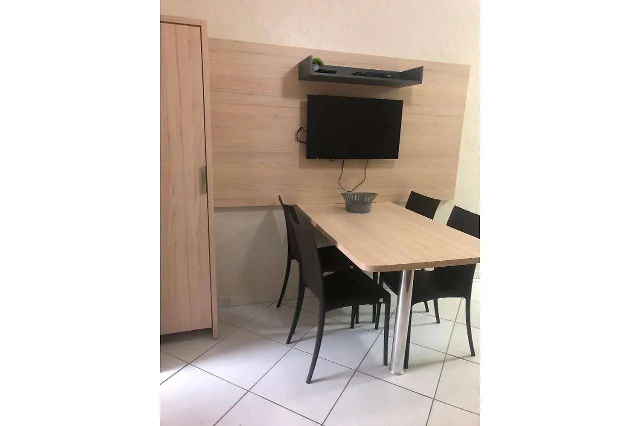 Resid. Gaivotas 08 - 1 Quartos | Apto Completo A 70M Da Praia Florianopolis